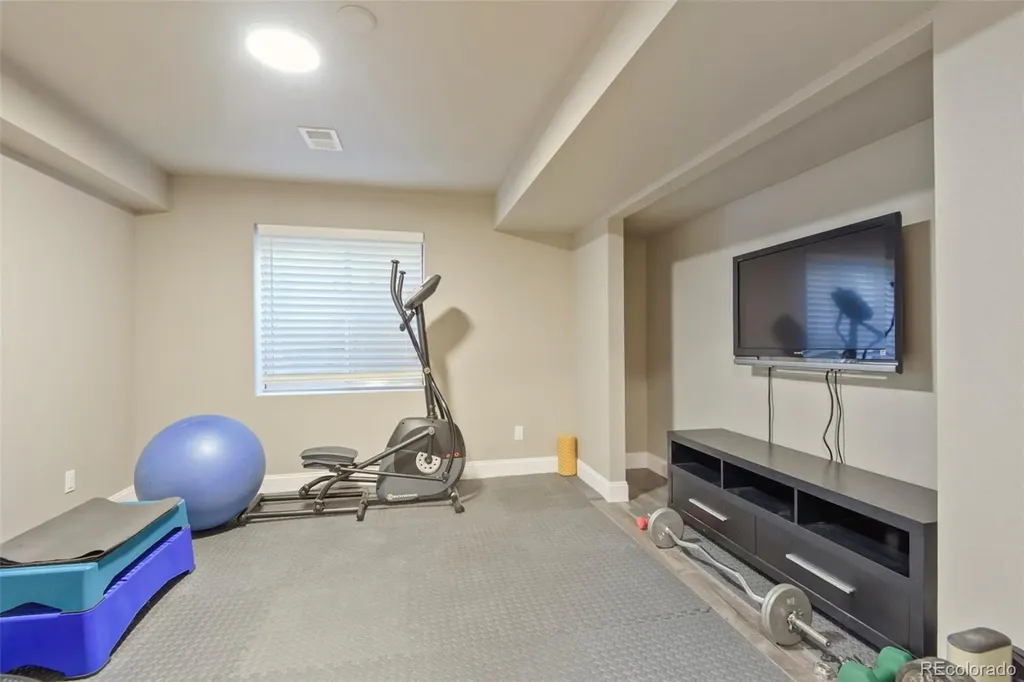 9917 Hawthorne Street Highlands Ranch CO 80126