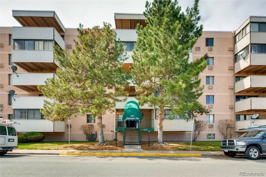 1011 S Ironton Street Aurora CO 80012