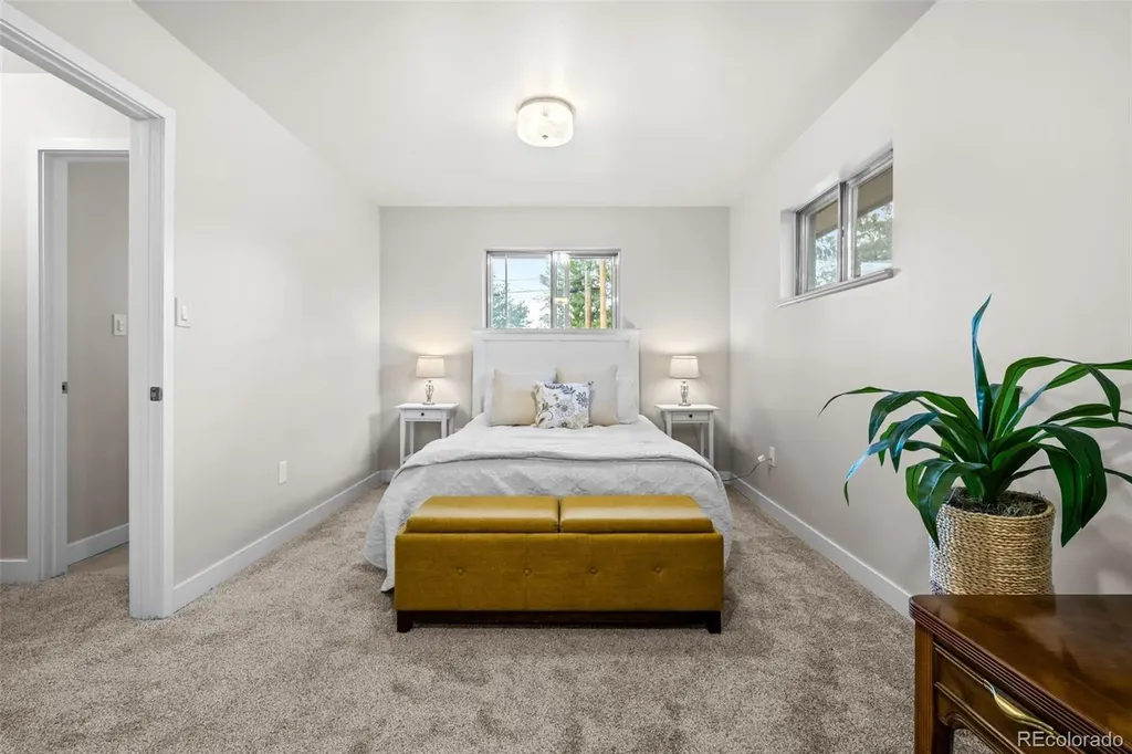 442 Titan Court Aurora CO 80011