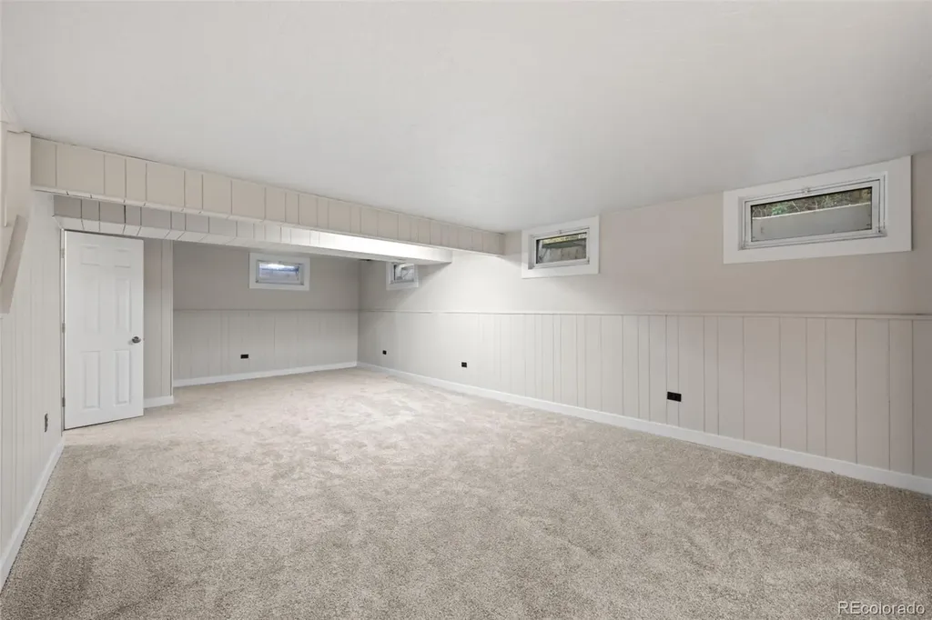 442 Titan Court Aurora CO 80011