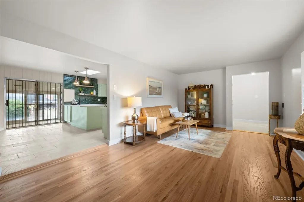 442 Titan Court Aurora CO 80011