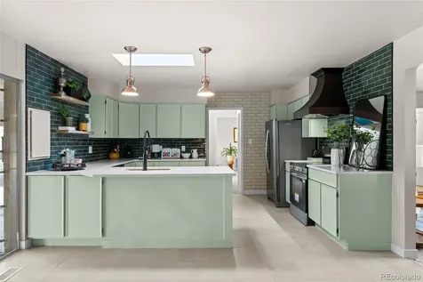 442 Titan Court Aurora CO 80011