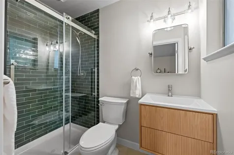 442 Titan Court Aurora CO 80011