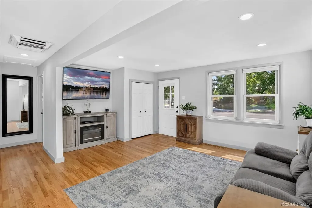 901 S Locust Street Denver CO 80224