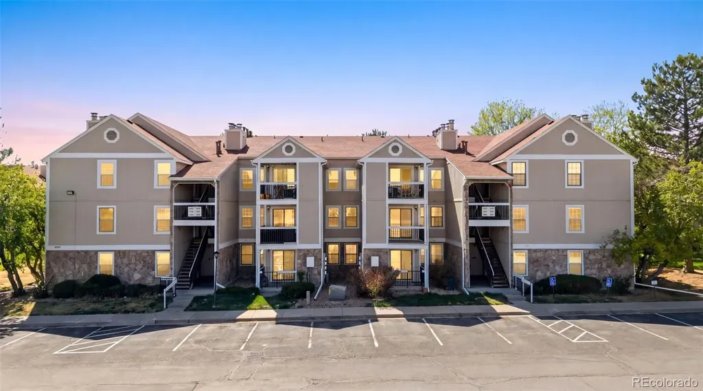 5321 W 76th Avenue Arvada CO 80003