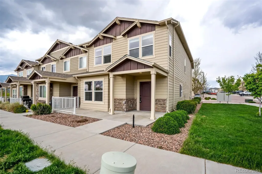 2022 Birmingham Loop Colorado Springs CO 80910