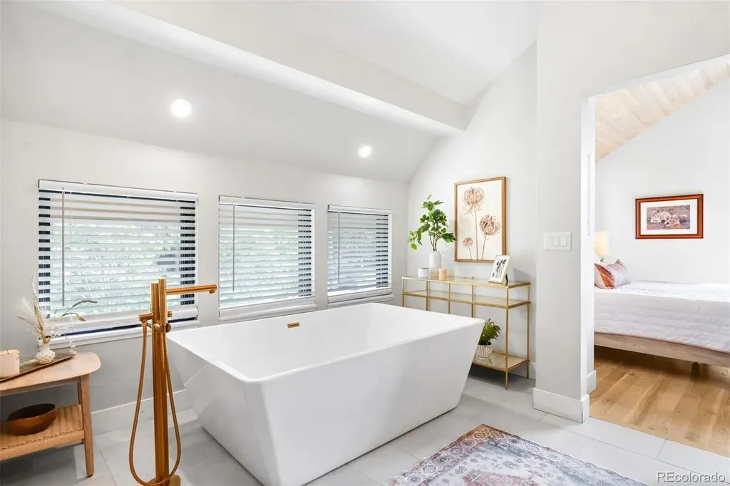 1055 S Cove Way Denver CO 80209