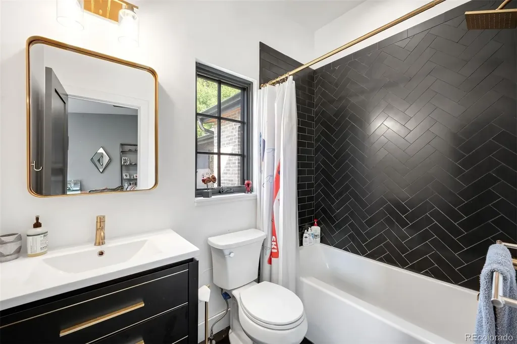 1055 S Cove Way Denver CO 80209