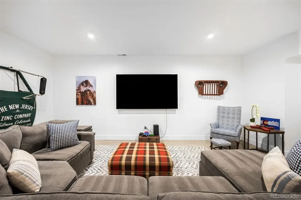 1055 S Cove Way Denver CO 80209
