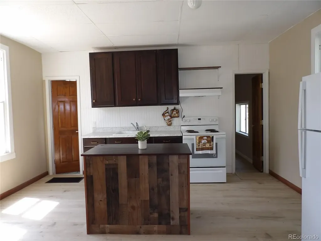 324 Lewis Avenue La Junta CO 81050