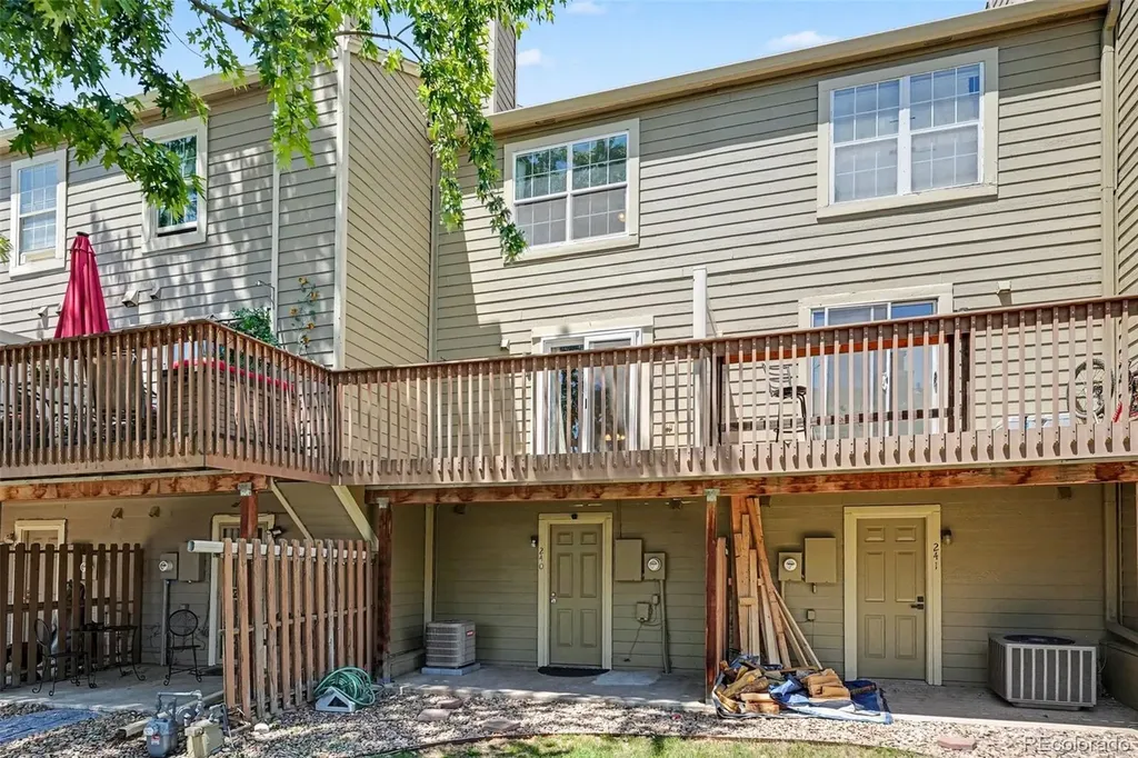 1811 S Quebec Way Denver CO 80231