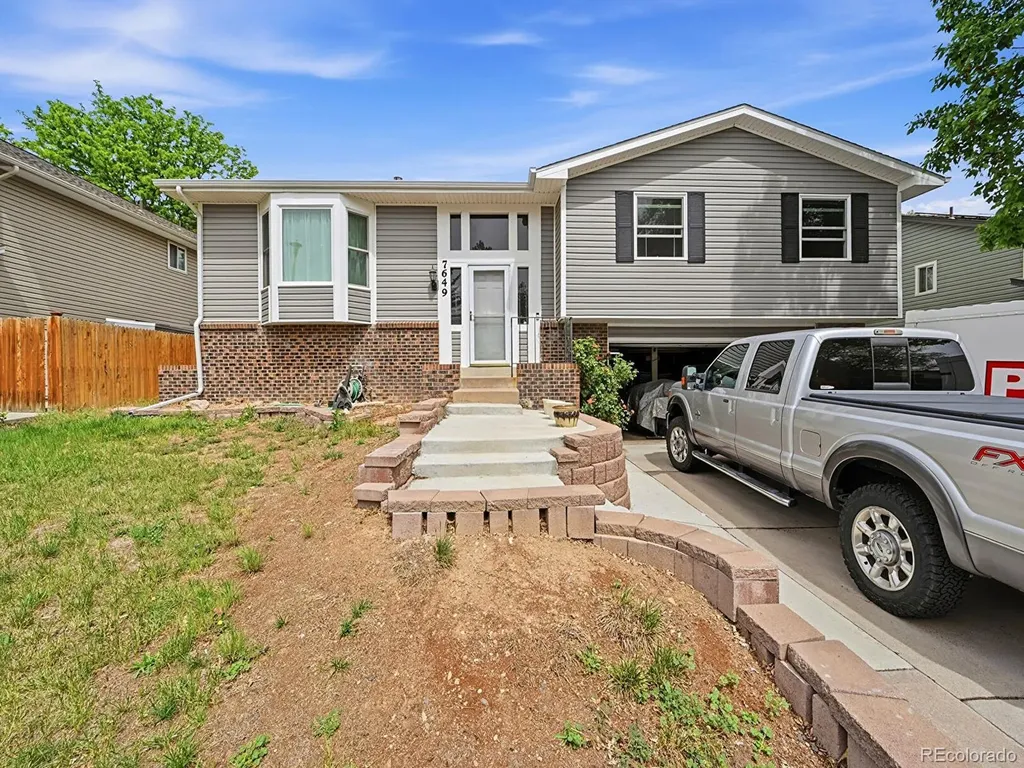 7649 W Frost Drive Littleton CO 80128