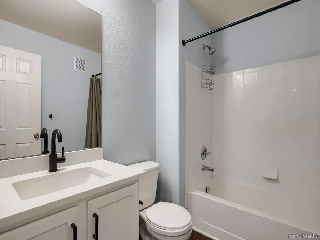 5255 Memphis Street Denver CO 80239