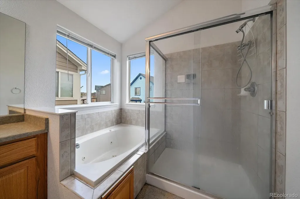 5552 Jasper Street Denver CO 80239