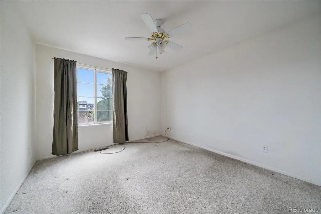 5552 Jasper Street Denver CO 80239