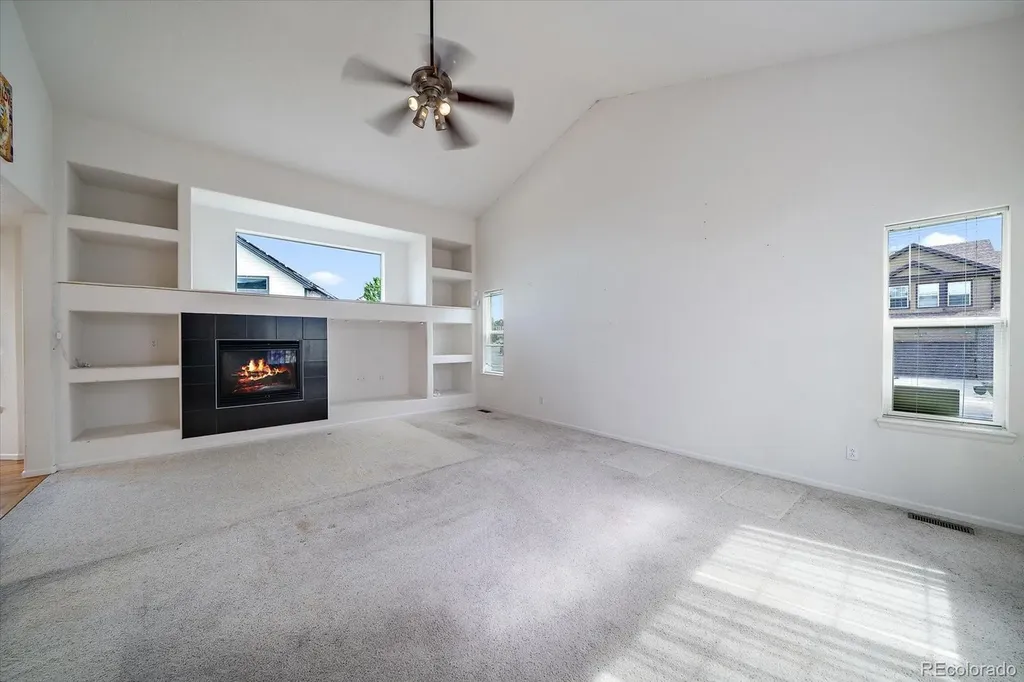 5552 Jasper Street Denver CO 80239