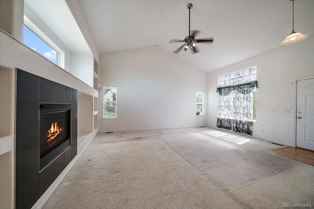 5552 Jasper Street Denver CO 80239
