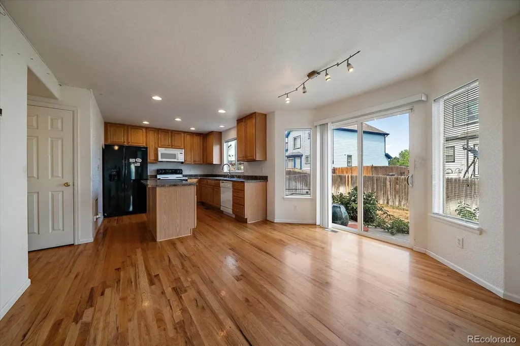 5552 Jasper Street Denver CO 80239