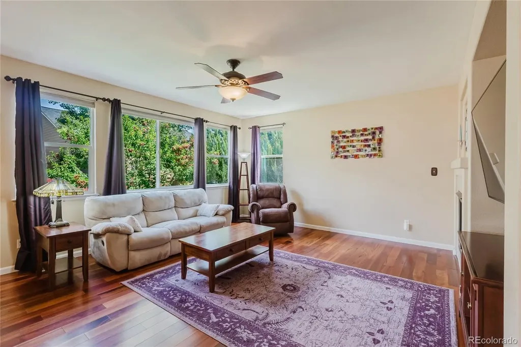 6674 Sunburst Avenue Longmont CO 80504