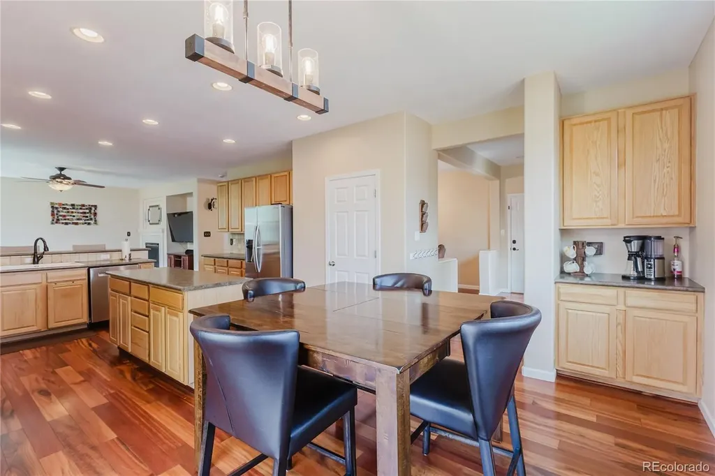 6674 Sunburst Avenue Longmont CO 80504