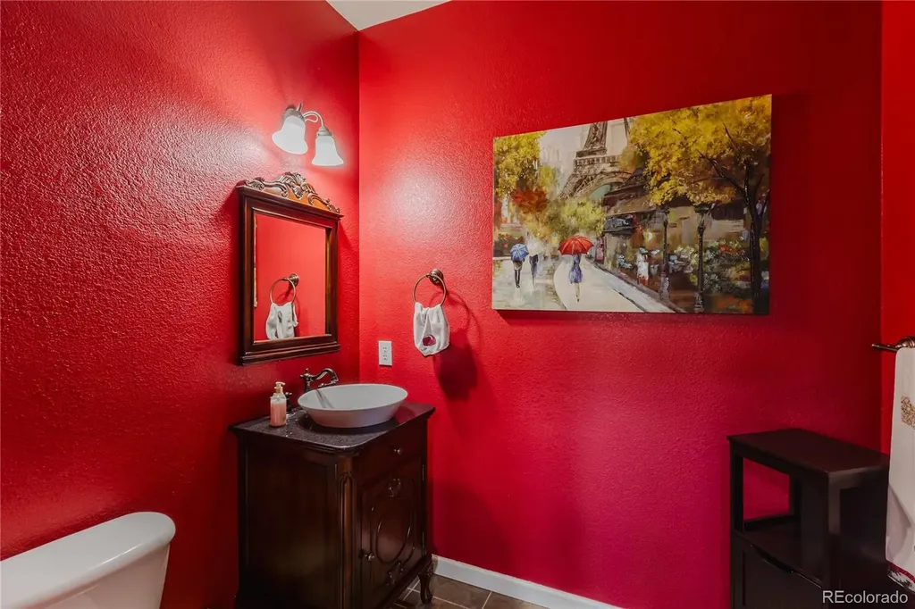 6674 Sunburst Avenue Longmont CO 80504
