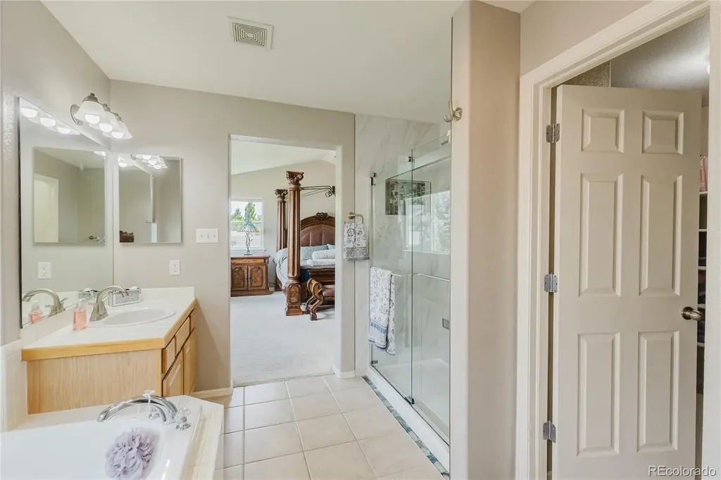 6674 Sunburst Avenue Longmont CO 80504