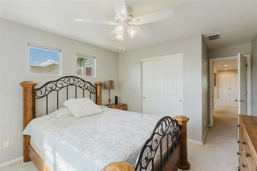 6674 Sunburst Avenue Longmont CO 80504