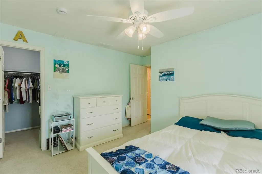6674 Sunburst Avenue Longmont CO 80504