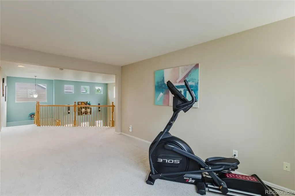 6674 Sunburst Avenue Longmont CO 80504