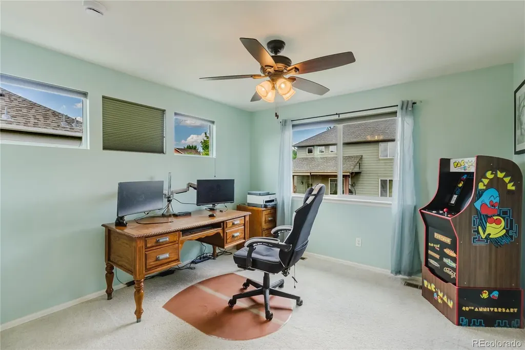 6674 Sunburst Avenue Longmont CO 80504