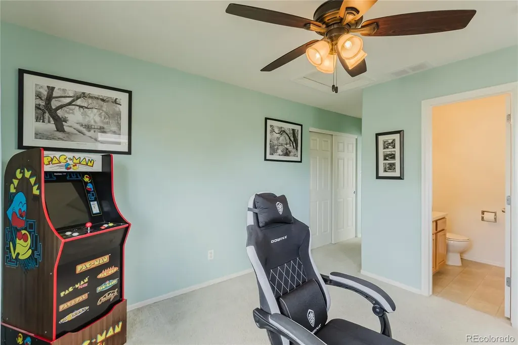 6674 Sunburst Avenue Longmont CO 80504