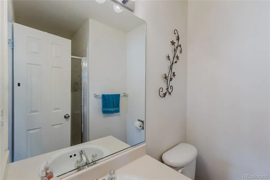 6674 Sunburst Avenue Longmont CO 80504