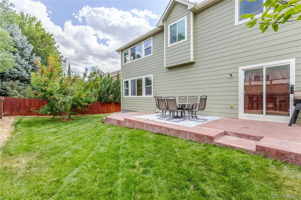 6674 Sunburst Avenue Longmont CO 80504