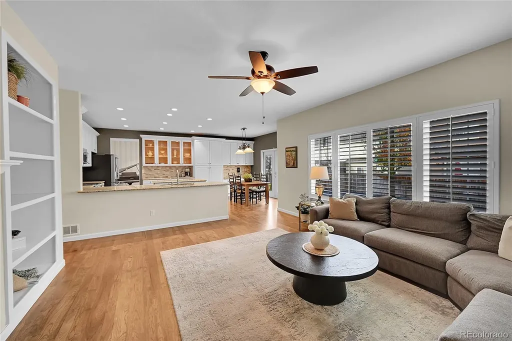 9424 S Hackberry Lane Highlands Ranch CO 80129