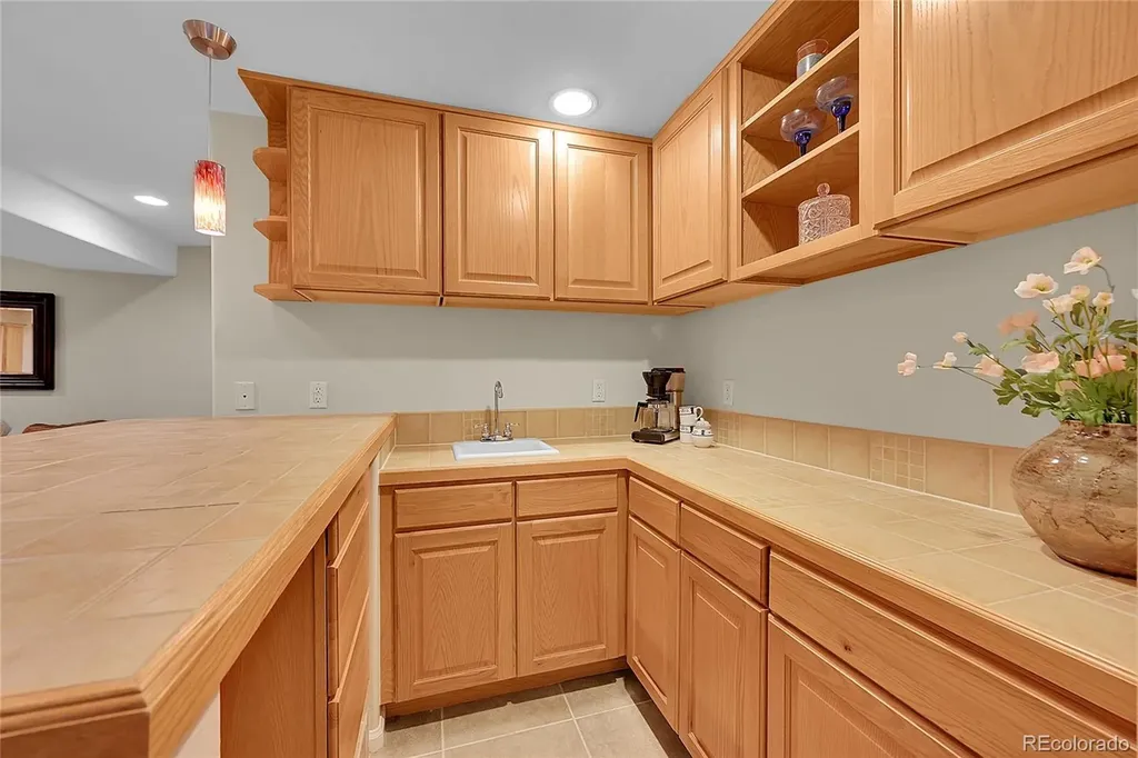 9424 S Hackberry Lane Highlands Ranch CO 80129