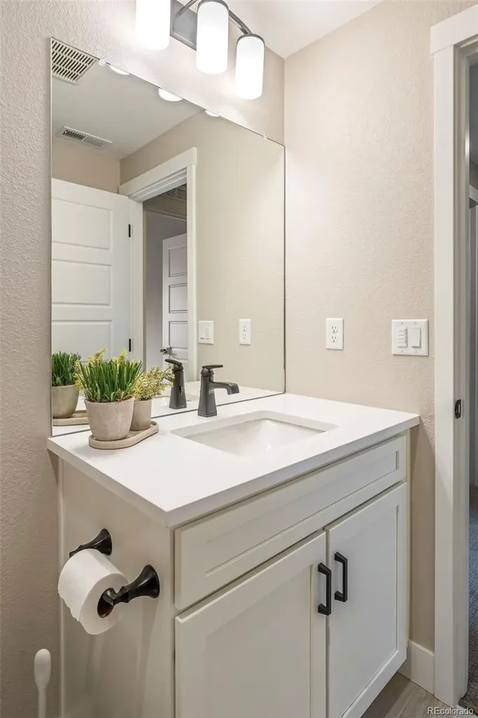 2125 S Poppy Street Lakewood CO 80228