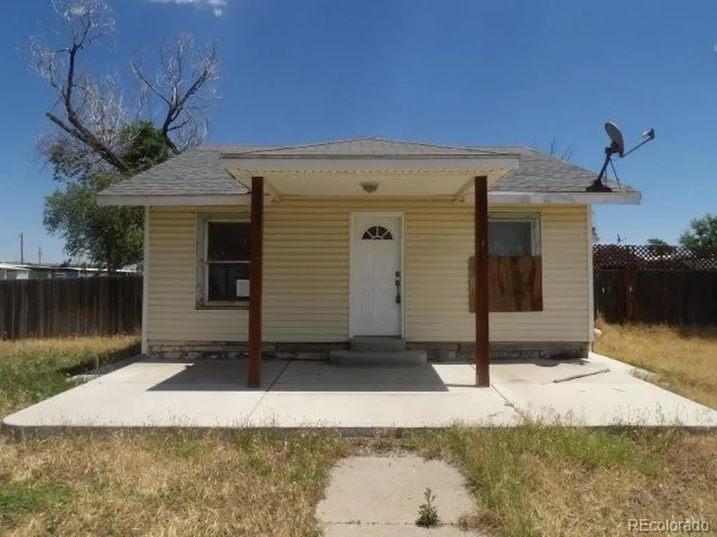 492 3rd Avenue Deer Trail CO 80105
