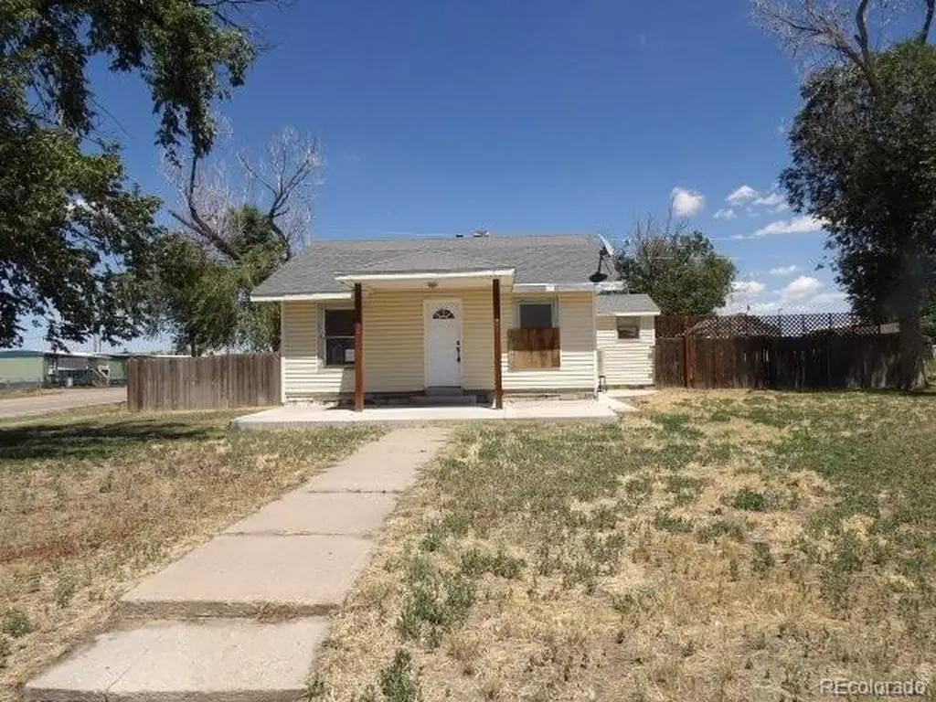 492 3rd Avenue Deer Trail CO 80105