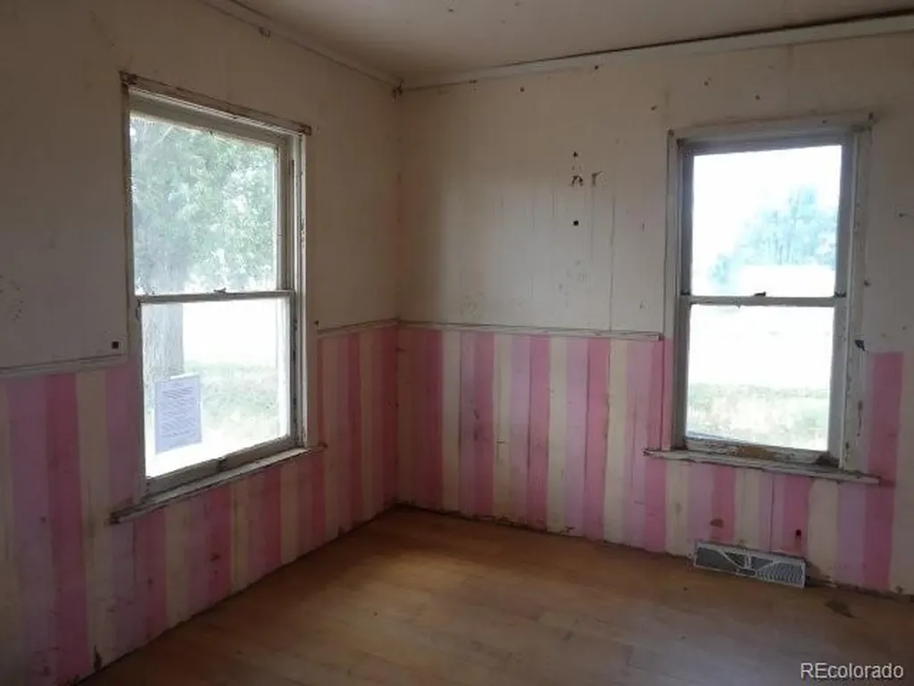 492 3rd Avenue Deer Trail CO 80105