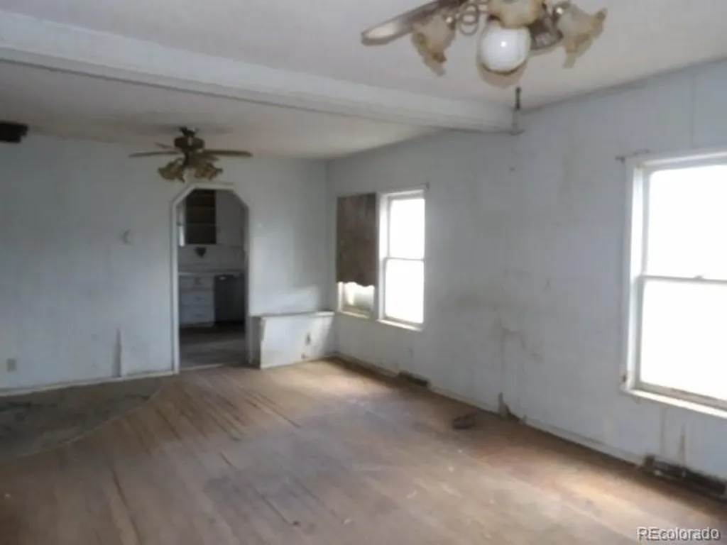 492 3rd Avenue Deer Trail CO 80105