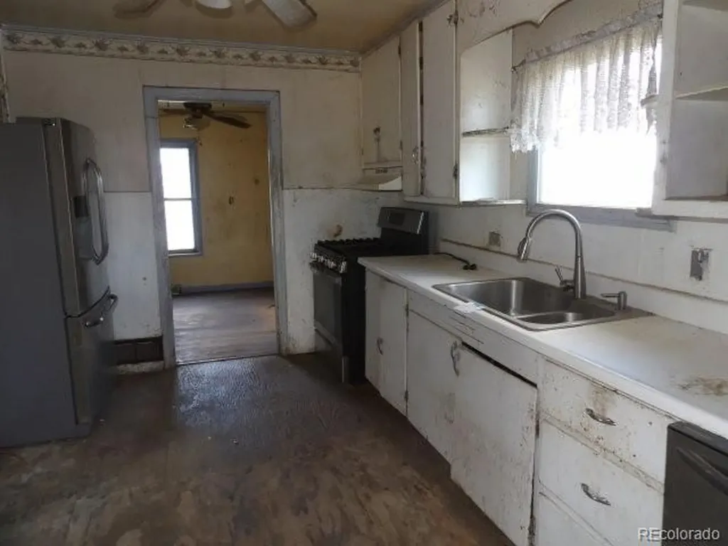 492 3rd Avenue Deer Trail CO 80105