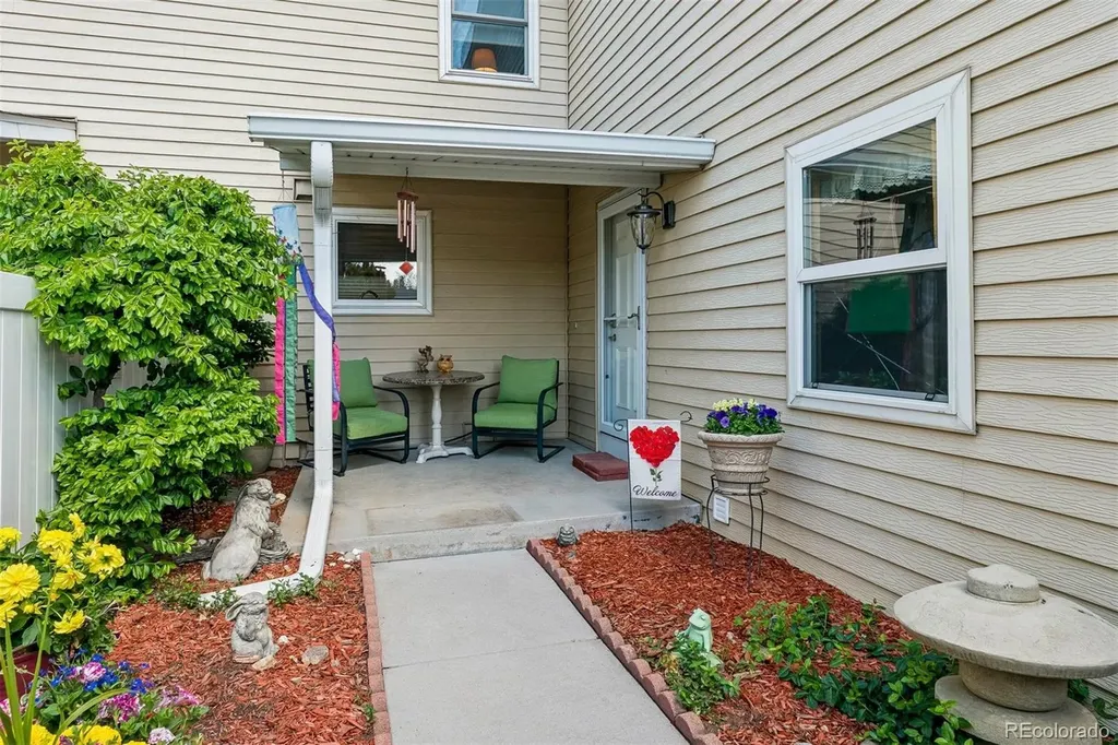 2446 S Vaughn Way Aurora CO 80014
