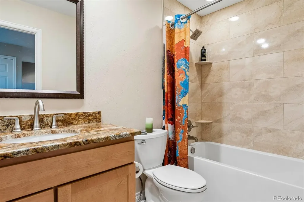 2446 S Vaughn Way Aurora CO 80014