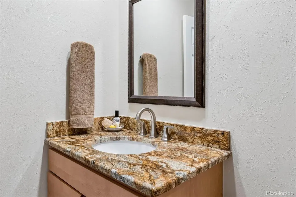2446 S Vaughn Way Aurora CO 80014