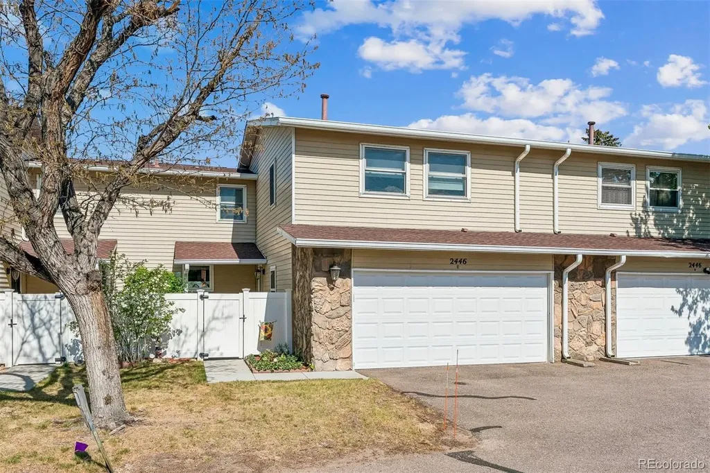 2446 S Vaughn Way Aurora CO 80014