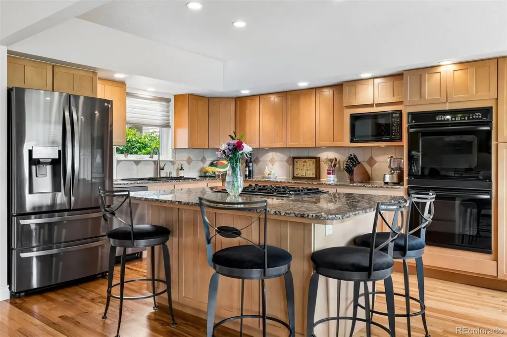 2446 S Vaughn Way Aurora CO 80014