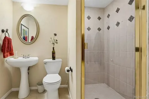 2446 S Vaughn Way Aurora CO 80014