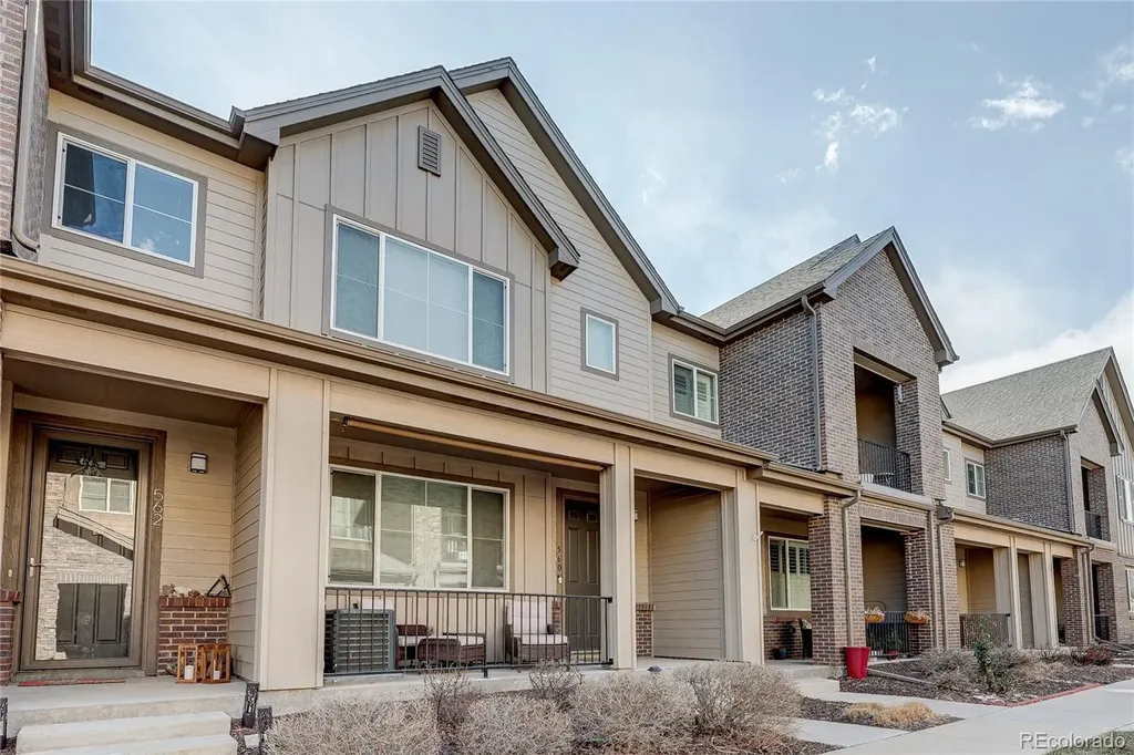 560 E Dry Creek Place Littleton CO 80122
