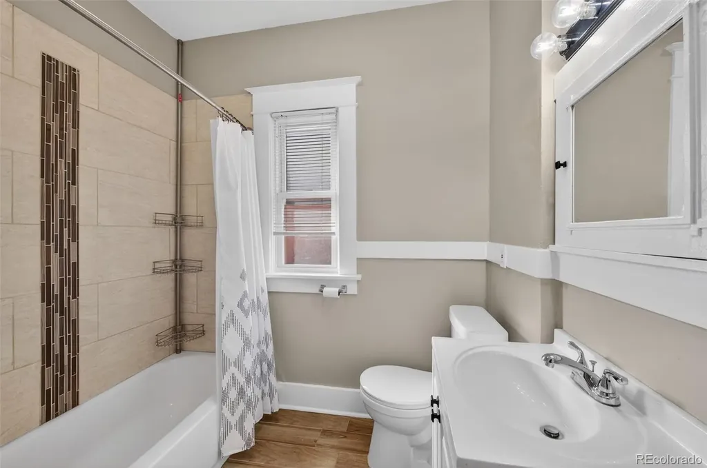 3042 W 38th Avenue Denver CO 80211