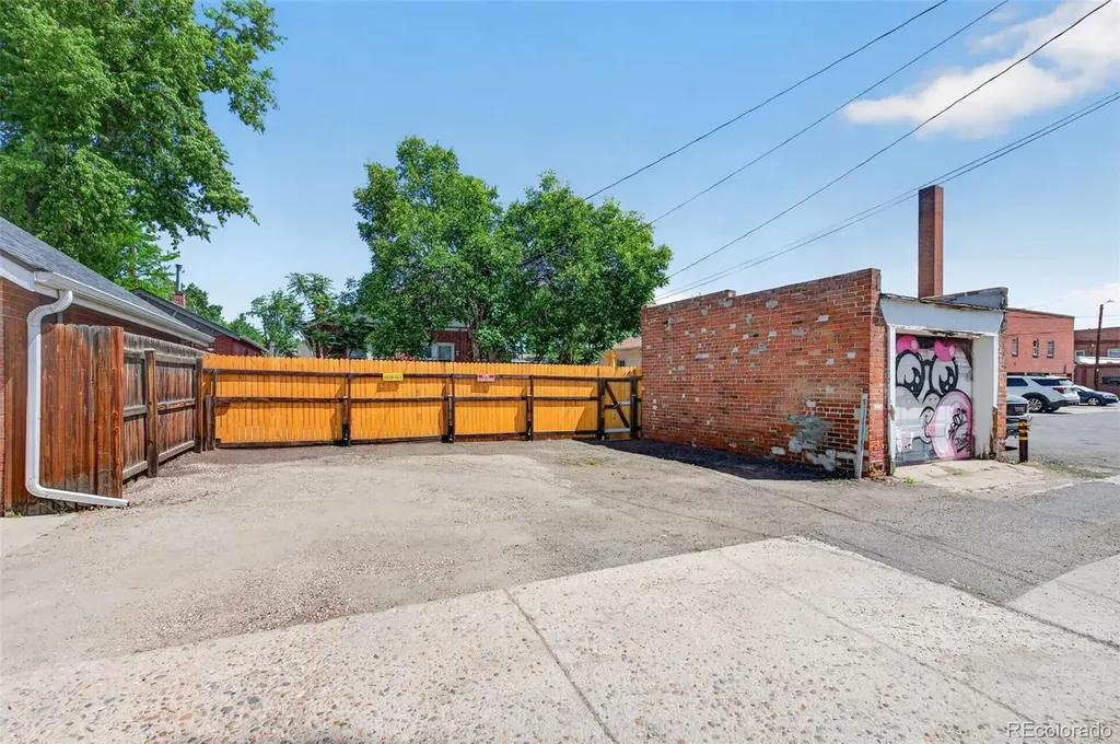 3042 W 38th Avenue Denver CO 80211